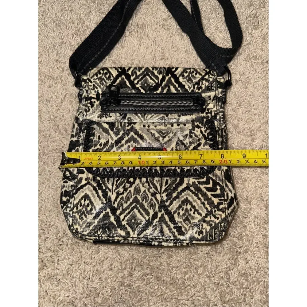 Sakroots Women's Black White Pocketbook Crossbody Messenger Bag Peace 9” X 8”